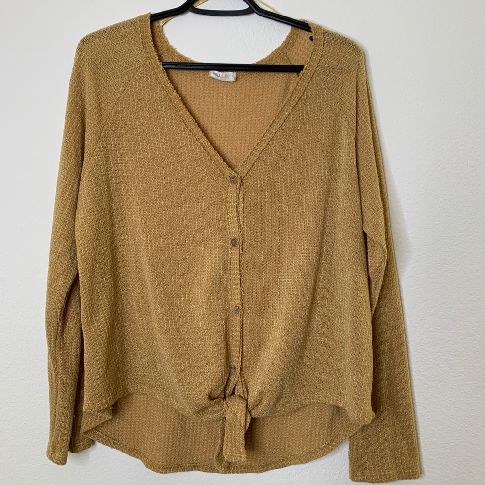 Mustard button and tie top